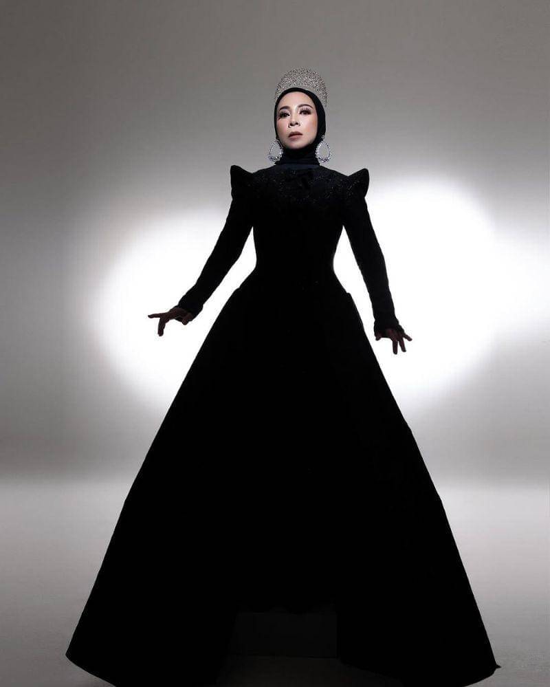 Instagram.com/melly_goeslaw